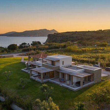Quinta Essentia Suites Foiniki Exterior photo
